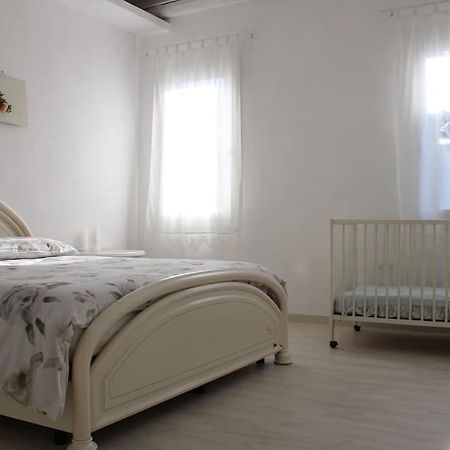 Apartment With Terrace In Chioggia'S Main Square Екстериор снимка