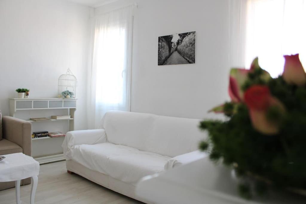 Apartment With Terrace In Chioggia'S Main Square Екстериор снимка