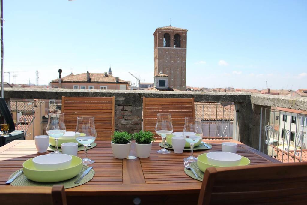 Apartment With Terrace In Chioggia'S Main Square Екстериор снимка